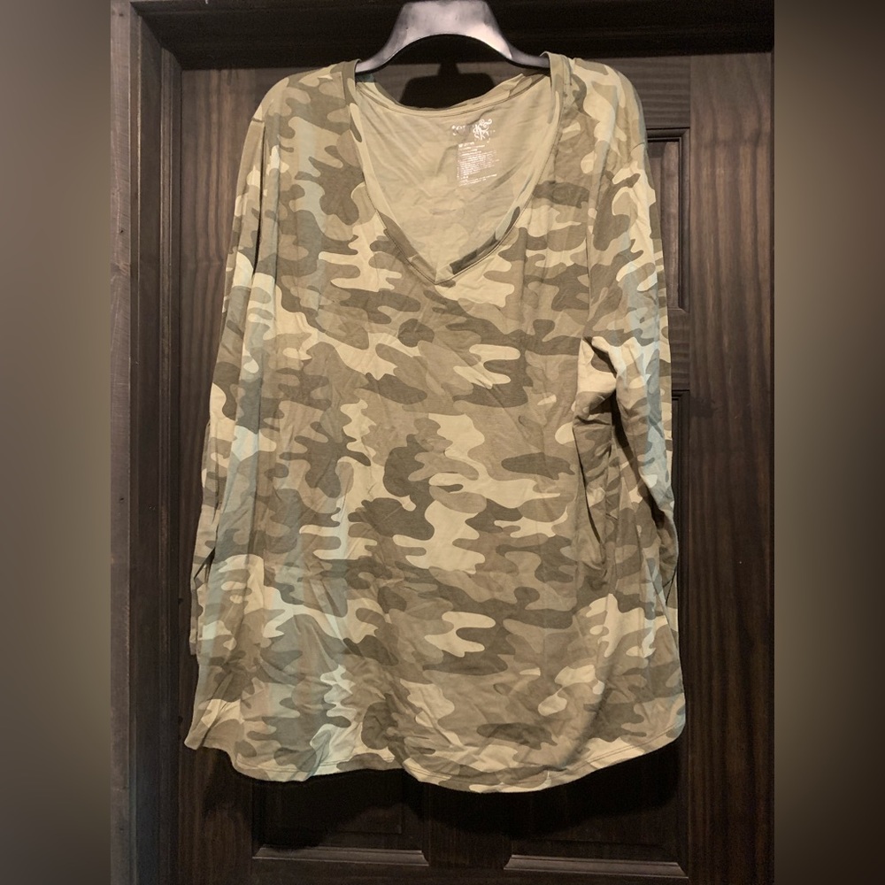 Long sleeve green camp shirt